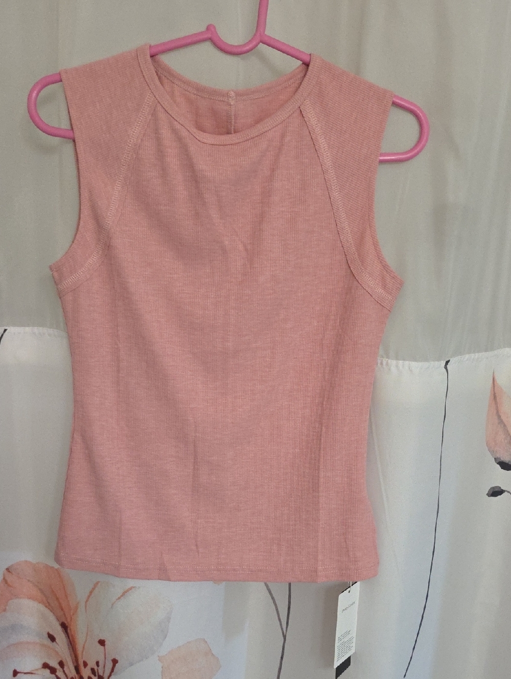 Ribbed Crewneck Tank Top in Soft Pink